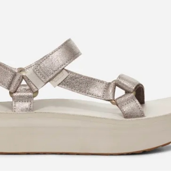 Teva Shoes - Teva Women's Metallic Sandals size 8